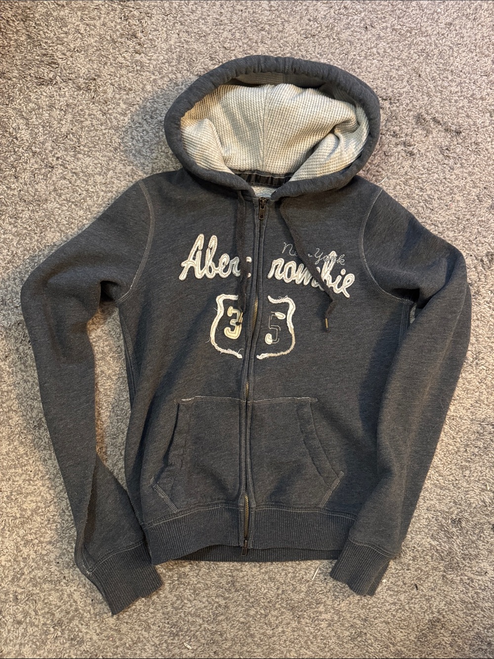 Vintage Y2K Abercrombie & Fitch zip-up hoodie, size medium